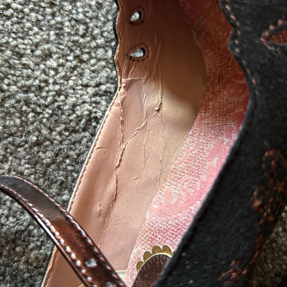 Black and brown round toe pumps worn once - Picture 6 of 7
